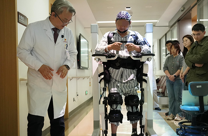 程天科技助力國內(nèi)首例“腦-脊-機”融合康復行走案例